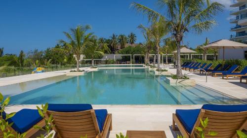 Zona Norte Apartment | Oceanfront condominium with direct beach access Morros IO