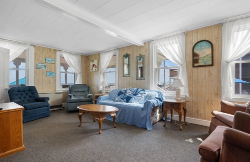 Old Orchard Beach Cottage | Oceanfront Cottage 3