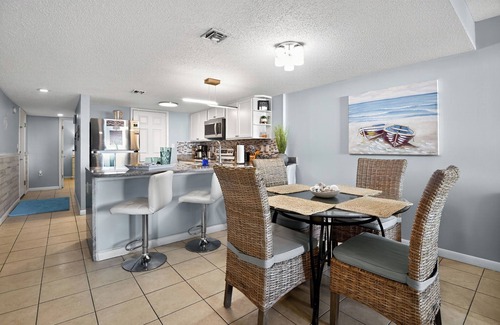 Sunnyside Condo | Oceanfront Condo - Balcony Views & Beach Access