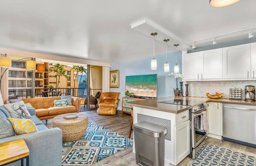 Kihei Condo | ~OceanFRONT complex~on the BEACH~Luxury Remodel~