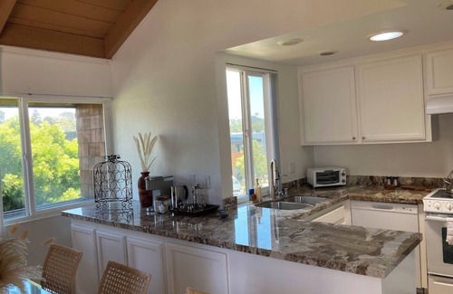 Solana Beach Condo | Oceanfront Complex with Private Beach Access, Sleeps 10