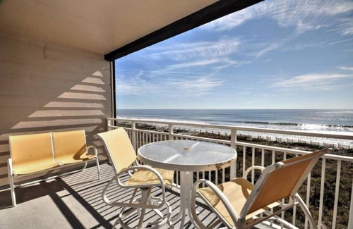 Ocean Isle Beach Condo | Oceanfront condo with direct beach access, pool, and elevator