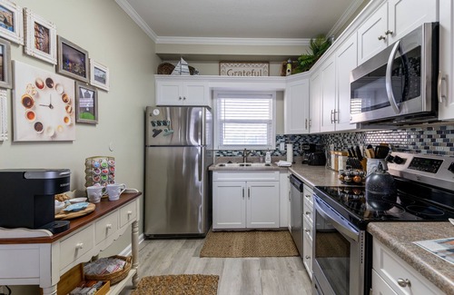 Pensacola Beach Condo | Oceanfront Condo 2/2 with short walk to beach. Sleeps 6, fully stocked, pool