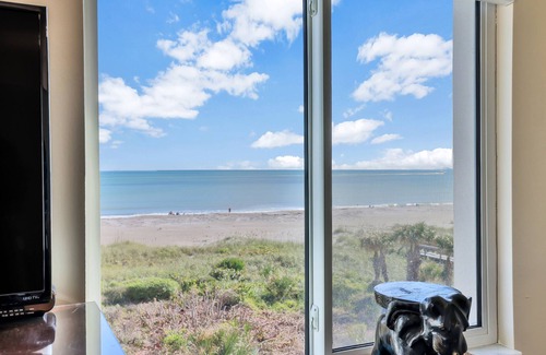 Cape Caneveral Beach Gardens Condo | Oceanfront Condo with Shared Pool and Hot Tub, Ocean View, and High-Speed WiFi