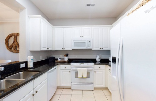 Sandbridge Condo | Oceanfront condo w/incredible beach views, shared outdoor pool, gym, & A/C