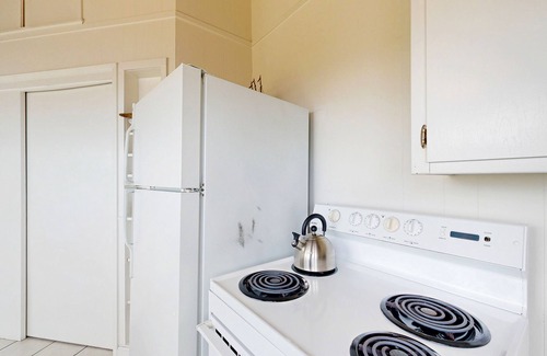 Fort Bragg Apartment | Oceanfront condo w/private hot tub, furnished deck & views - walk to beach