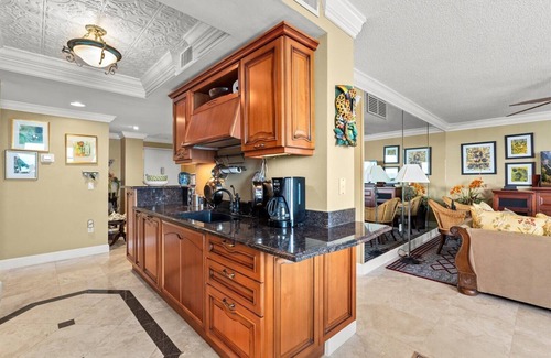 Longboat Key Condo | Oceanfront Condo with panoramic Gulf Views, Pool, Hot Tub and Fitness Center
