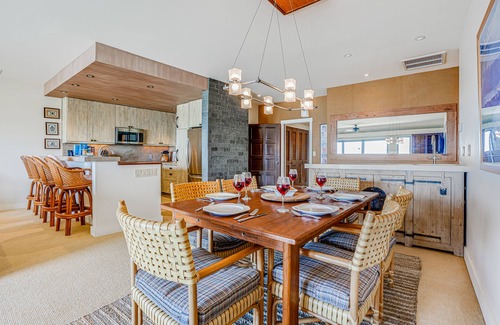 Wailua Condo | Oceanfront condo with balcony, W/D, wet bar, & pool access - gorgeous views