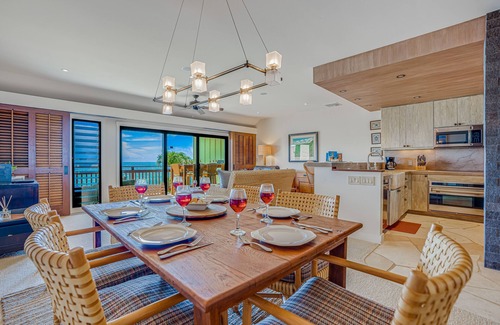 Wailua Condo | Oceanfront condo with balcony, W/D, wet bar, & pool access - gorgeous views
