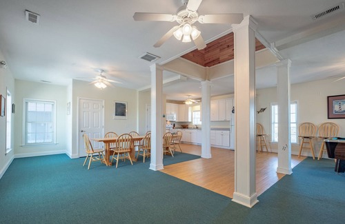Hatteras Condo | Oceanfront condo with outdoor pool, hot tub & pool table - near beach access
