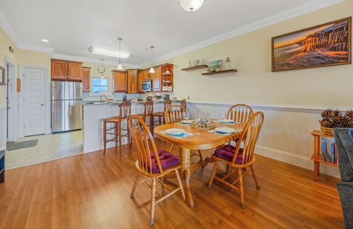 Kinnakeet House | Oceanfront Condo with Private Sundeck, Resort Pool, Elevator, and Beach Access