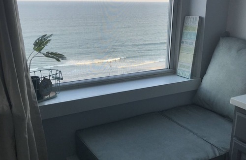 Atlantic City Condo | Oceanfront Corner, Indoor Pool/Hot Tub/Gym located on the Boardwalk, Renovated