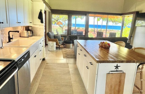 Maunaloa Cottage | Oceanfront Cottage 5A