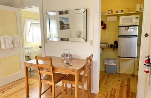 Salsbury Cove Cottage | Oceanfront Cottage at Acadia National Park, Bar Harbor/Schooner Head Cottage