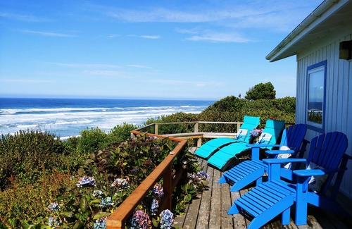 Seal Rock House | Oceanfront Cottage with Deck and Ocean Views, Dogs Ok, Perfect Couples Retreat
