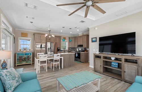 Cudjoe Key House | Oceanfront Cudjoe Key Home - 35' Seawall, Sunrise Views, Pool & Pet-Friendly