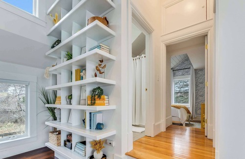 Gloucester House | Oceanfront Dock Escape ~ Kayaks & Paddleboards