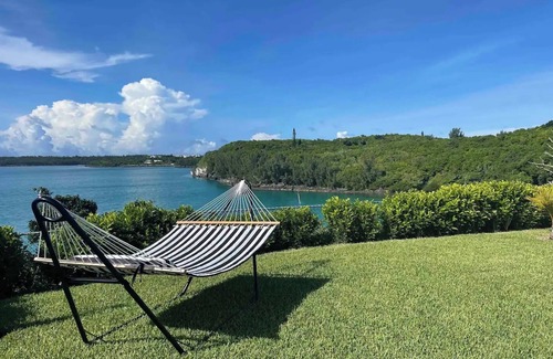 Sandys House | Oceanfront "Dock of the Bay" Retreat in Beautiful Bermuda