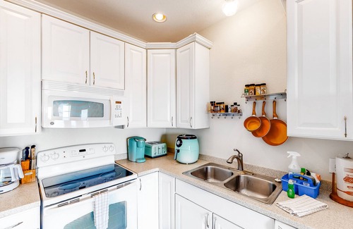 Hatteras Condo | Oceanfront, dog-friendly condo with ocean view, pool & central AC