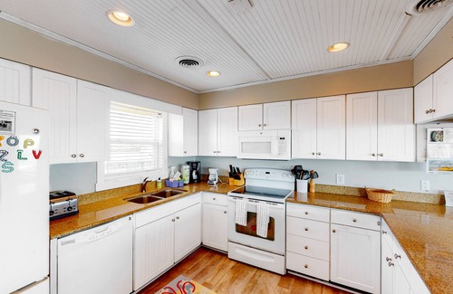 Frisco House | Oceanfront, Dog-Friendly House w/Central AC, Free WiFi, Shared Pool, Private W/D