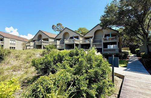 Seabrook Island Villa | Oceanfront dream villa. Steps to beach. Club access.
