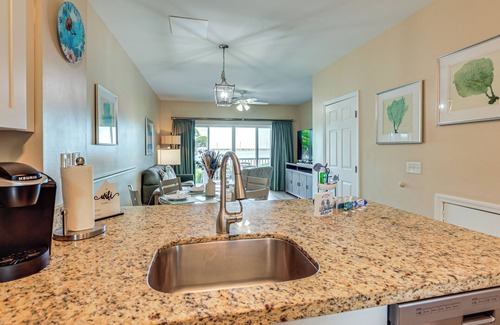 Marathon House | Oceanfront Duck Key Villa: 2 Marinas Steps Away!