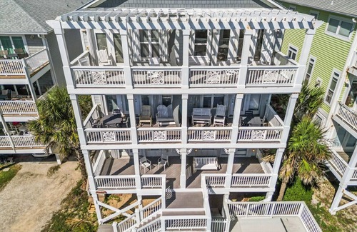 North Carolina Coast Condo | Oceanfront Escape with Shared Pool in Carolina Beach
