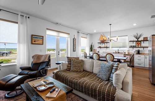 Flagler Beach Apartment | Oceanfront Flagler Condo | Steps to Dining & Pier