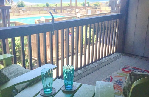 Wilmington Beach Condo | Oceanfront Getaway-Carolina on My Mind