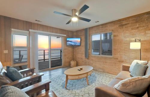 Carlsbad Village Apartment | Oceanfront Getaway Ocean Views Fire Pit BBQ Beach Access