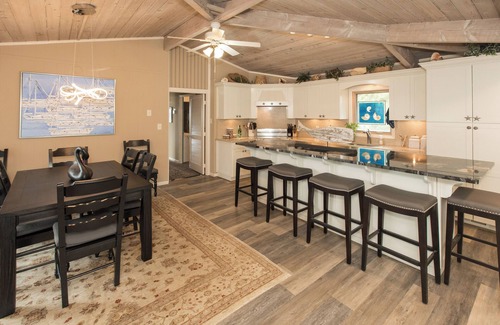 Sandbridge House | OCEANFRONT - Great views, Hot Tub, Sleeps 9