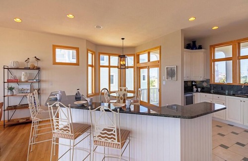 Hatteras House | Oceanfront Hatteras home w/endless views, pool, hot tub, rec room & more!