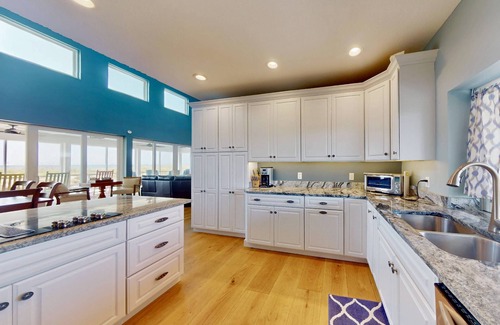 West Beach House | Oceanfront Home, Stunning Sunsets, 3 Owner Suites, Club w/Golf, Large Oceanview Deck, Dog Friendly