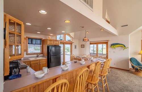 Salvo House | Oceanfront home in Salvo w/Private Pool & Game Room