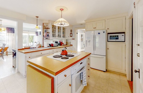 Boothbay Harbor House | Oceanfront house with dock, kayaks, deck, and gas grill