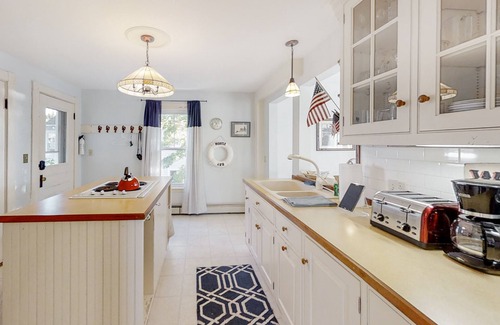 Boothbay Harbor House | Oceanfront house with dock, kayaks, deck, and gas grill