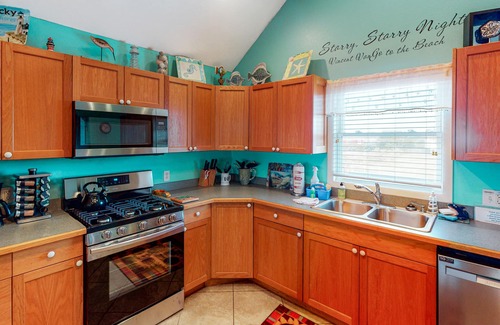 Hatteras House | Oceanfront House w/Private W/D/Central AC/Ocean Views/Free WiFi/Private Hot Tub