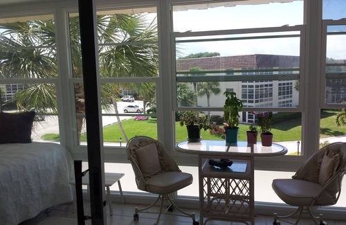 Indian River Shores Condo | Oceanfront in Indian River Shores. Heated pool, clubhouse. Charming Vero Beach
