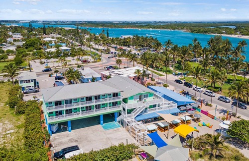 Fort Pierce Apartment | Oceanfront Inn Room #10- Standard Room - King Bed