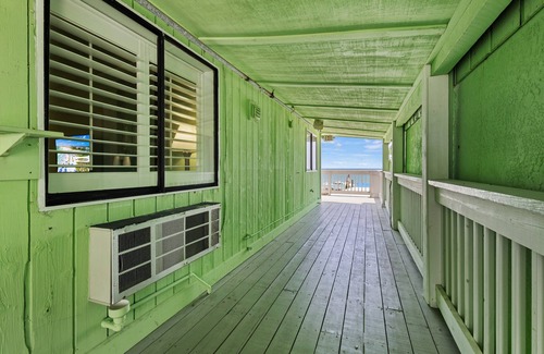 Fort Pierce Hotel | Oceanfront Inn Room #11- Standard Room - King Bed