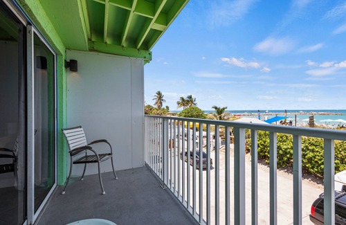 Fort Pierce Hotel | Oceanfront Inn Room #20- Ocean View Balcony, 2 Full Beds