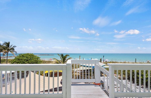 Fort Pierce Hotel | Oceanfront Inn Suite, Ocean and Inlet Views, King Bed, #12