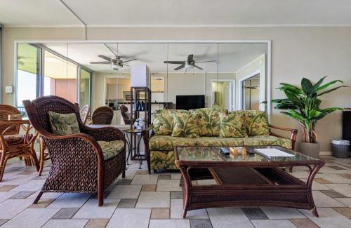 Honokowai Apartment | Oceanfront Lahaina Condo with Balcony and Pool Access!