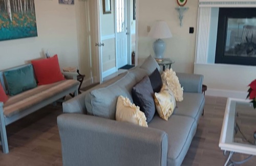 Lubec House | OCEANFRONT LOT ON 13 ACRES, 5-bedroom house with WiFi near Lubec lighthouse