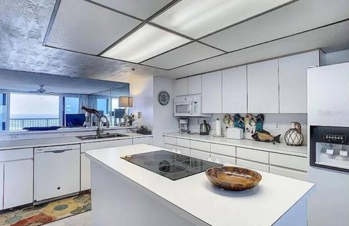 New Smyrna Beach Apartment | Oceanfront Luxury Highrise Condo-13th Floor