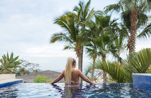 El Medano Ejidal Villa | Oceanfront Luxury Escape, Breathtaking Views. Private Pool & Jacuzzi