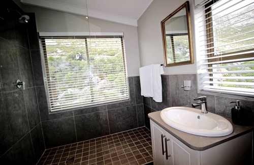 Rooiels House | Oceanfront luxury accommodation in Rooi Els, Cape Town