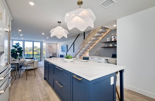 Encinitas Condo | Oceanfront | Luxury Remodel | Pool | Walk 2 Dining