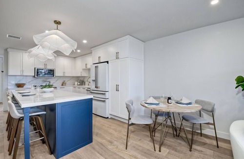 Encinitas Condo | Oceanfront | Luxury Remodel | Pool | Walk 2 Dining