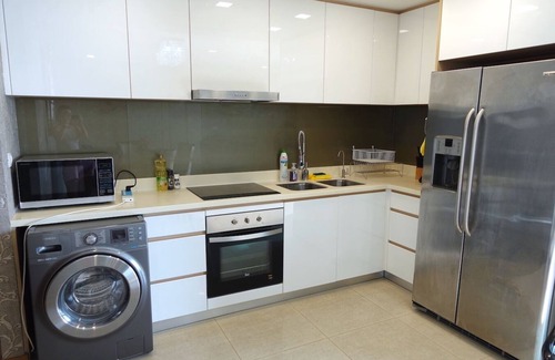 Pattaya Condo | Oceanfront Luxury 2BR Condo with Private Beach and Pool [1 Minute to Beach ]